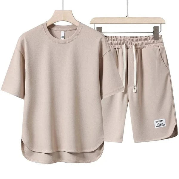 Ultrakomfortabelt og åndbart sæt med T-shirt og shorts